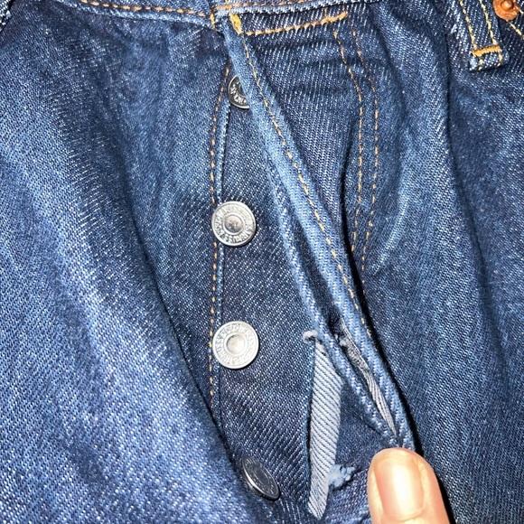 Levi’s 501 Original Shrink To Fit Button Fly Blue Jeans - Picture 6 of 9